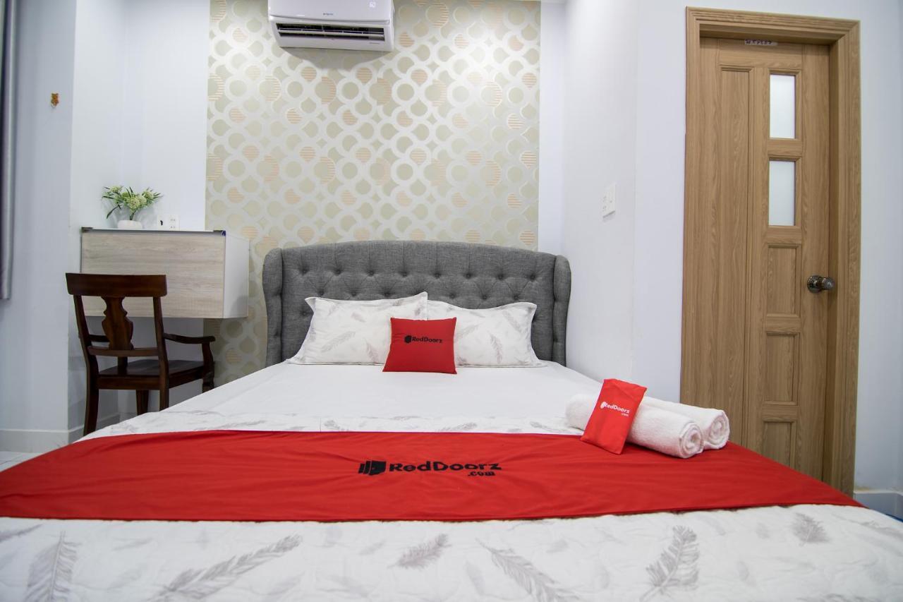Готель Reddoorz Near Saigon Zoo Хошимін Екстер'єр фото